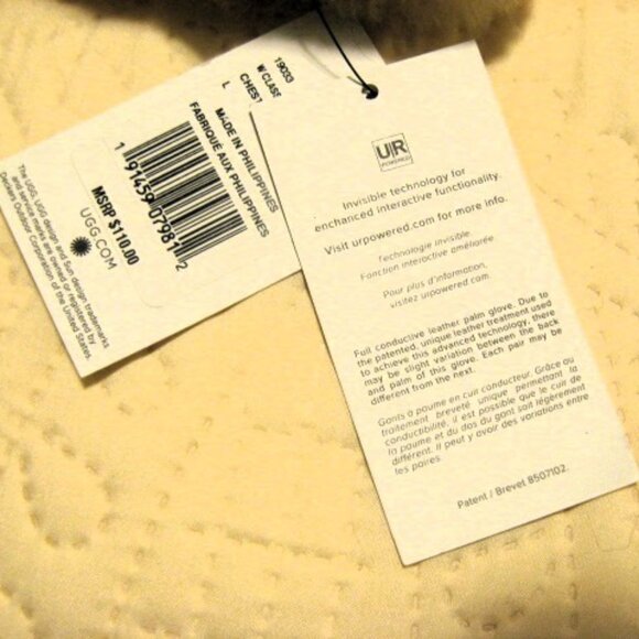 UGG Classic Leather Shorty Tech Gloves - Picture 4 of 4